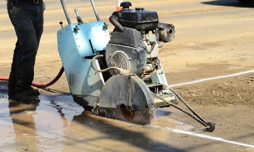 Wet concrete cutting